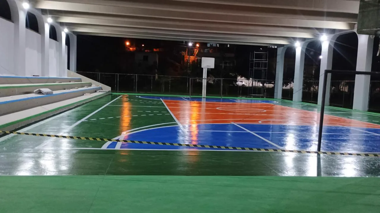 Área esportiva coberta executada pela Scheffel