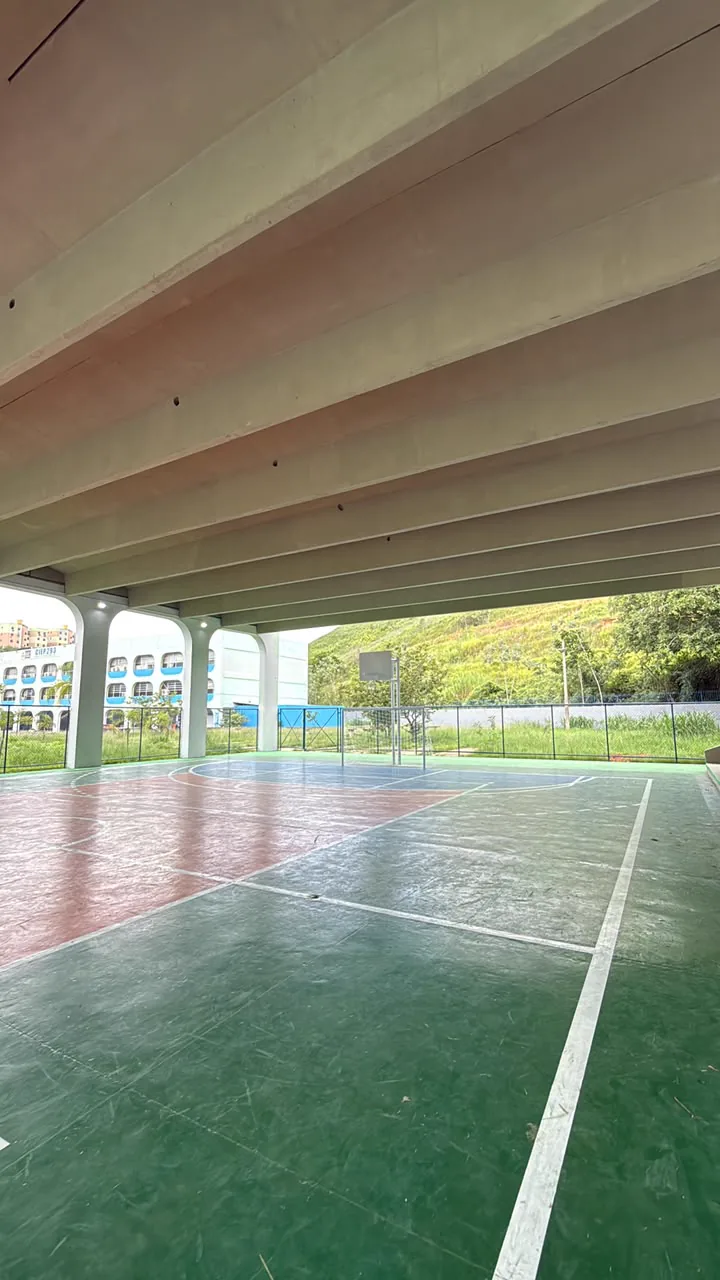 Quadra coberta reformada pela Scheffel Construções